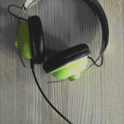 comiceffect colorsplash green headphones